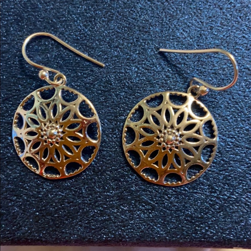 New Sterling Silver Openwork Pierced Earrings